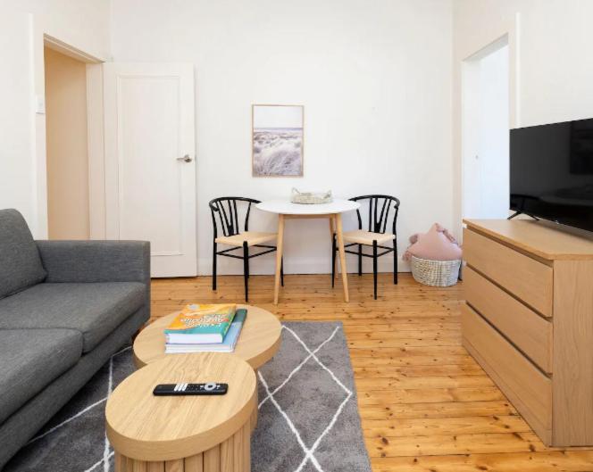 In The Heart Of Bondi, Stroll To The Beach Apartment Сидни Екстериор снимка