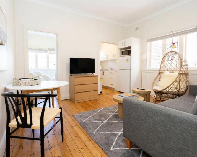 In The Heart Of Bondi, Stroll To The Beach Apartment Сидни Екстериор снимка